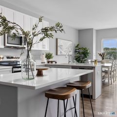 52 Maple Street 206, Branford, CT 06405