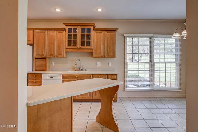 213 Keeland Drive, Johnson City, TN 37615