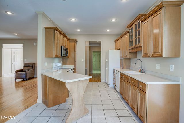 213 Keeland Drive, Johnson City, TN 37615