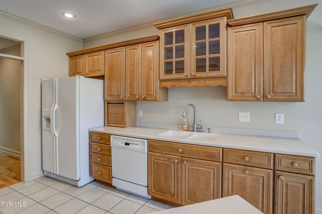 213 Keeland Drive, Johnson City, TN 37615