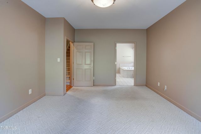 213 Keeland Drive, Johnson City, TN 37615