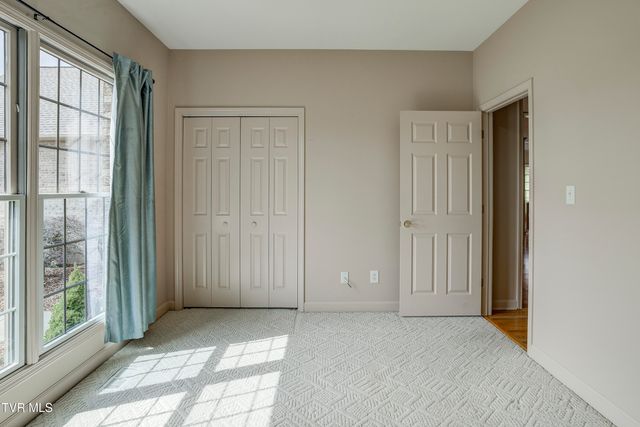 213 Keeland Drive, Johnson City, TN 37615