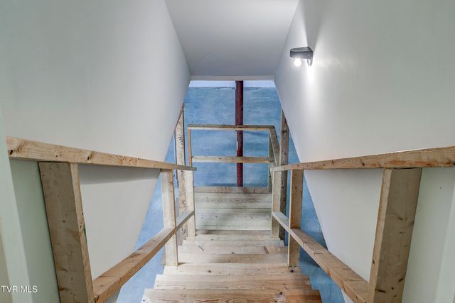 213 Keeland Drive, Johnson City, TN 37615