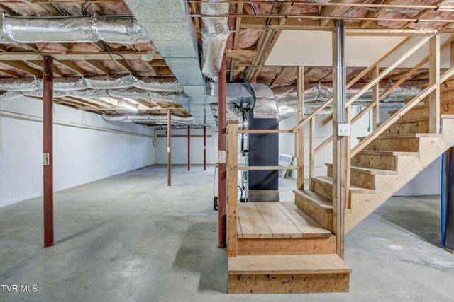 213 Keeland Drive, Johnson City, TN 37615