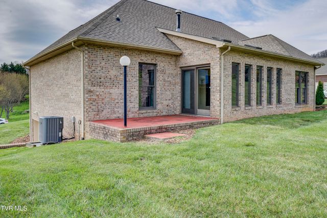 213 Keeland Drive, Johnson City, TN 37615