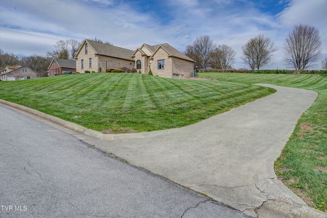 213 Keeland Drive, Johnson City, TN 37615