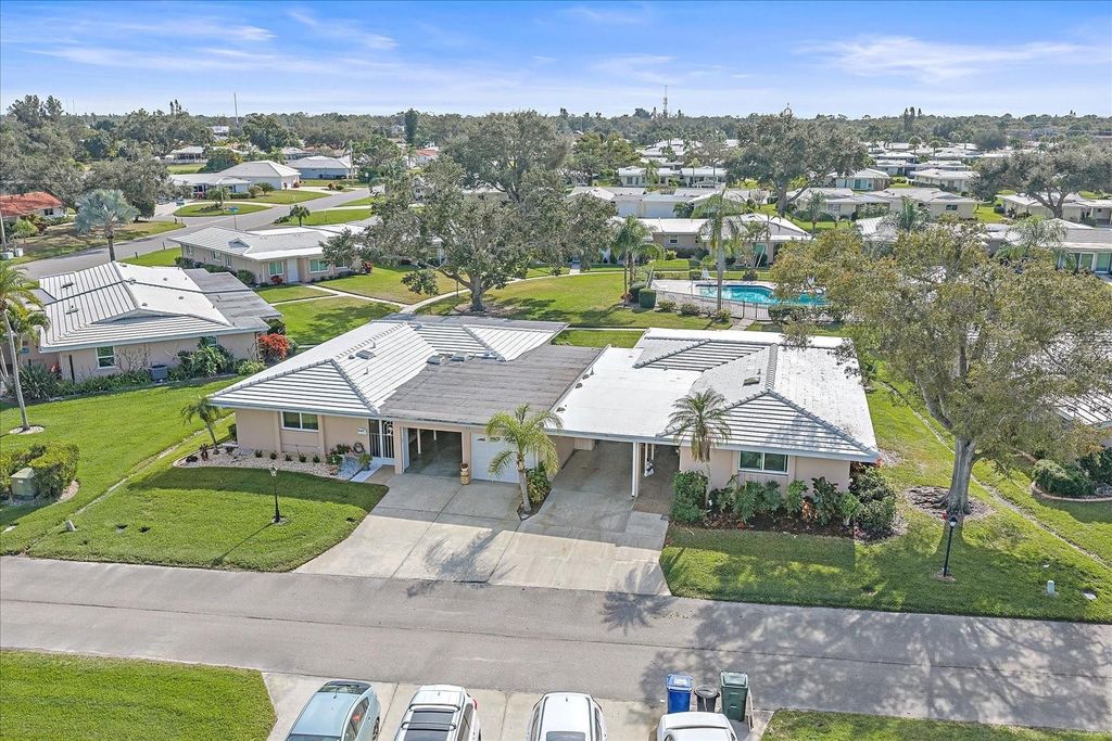 3286 BRUNSWICK LANE 704, Sarasota, FL 34239