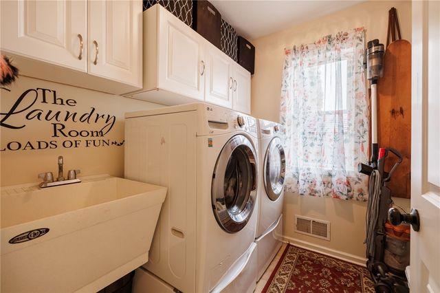 5216 Park Meadow Lane, Canandaigua Town, NY 14424