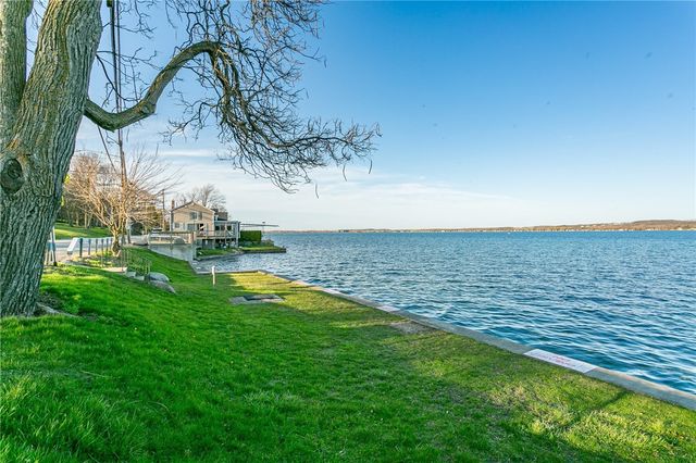 5216 Park Meadow Lane, Canandaigua Town, NY 14424