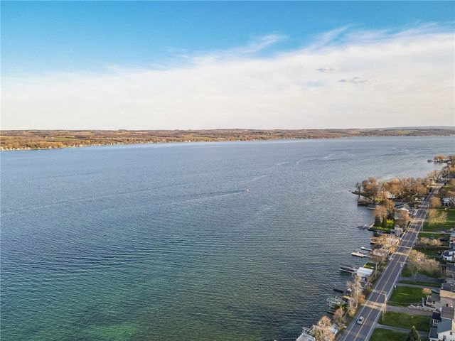 5216 Park Meadow Lane, Canandaigua Town, NY 14424