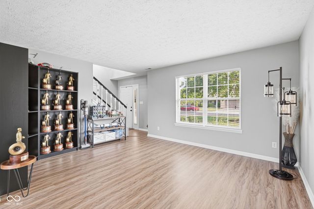 387 Sugar Bush Lane S, Brownsburg, IN 46112