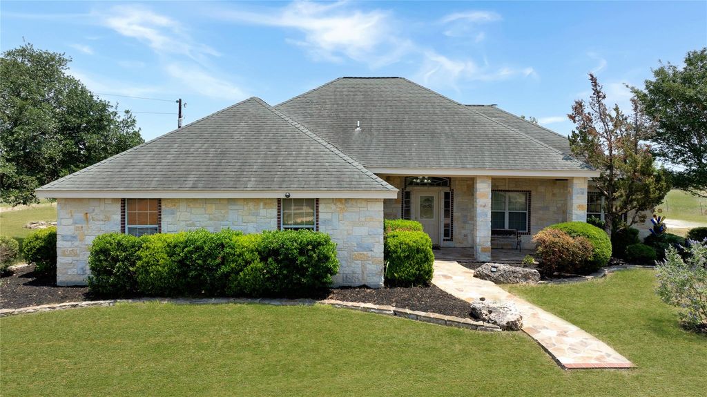 14053 Huber RD, Seguin, TX 78155