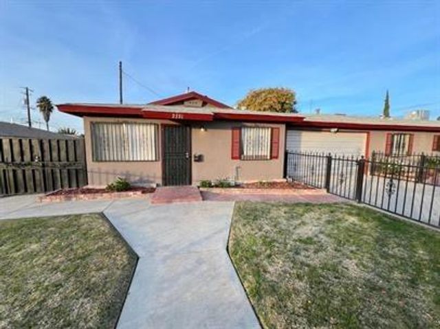 3555 E Mckinley Avenue, Fresno, CA 93703
