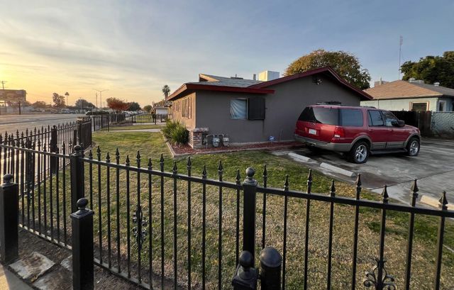 3555 E Mckinley Avenue, Fresno, CA 93703