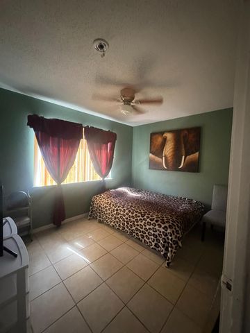 3555 E Mckinley Avenue, Fresno, CA 93703