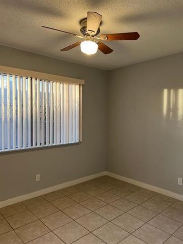 3555 E Mckinley Avenue, Fresno, CA 93703