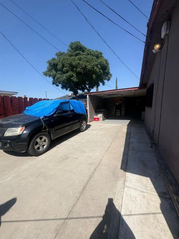3555 E Mckinley Avenue, Fresno, CA 93703