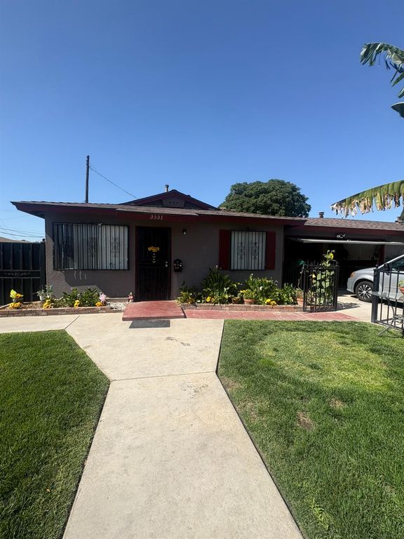 Image 10 of property listing at 3555 E Mckinley Avenue, Fresno, CA 93703