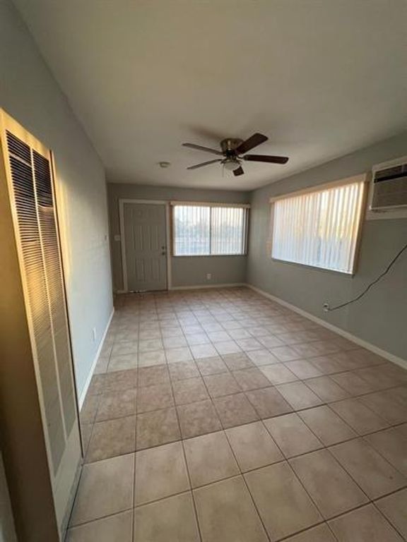 Image 23 of property listing at 3555 E Mckinley Avenue, Fresno, CA 93703