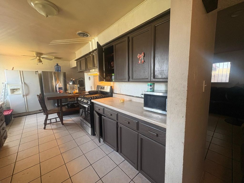 Image 32 of property listing at 3555 E Mckinley Avenue, Fresno, CA 93703