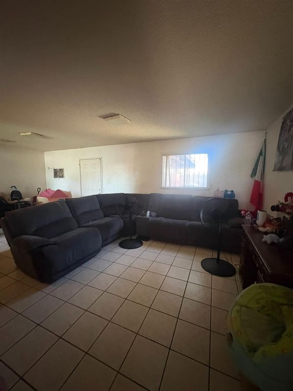 Image 35 of property listing at 3555 E Mckinley Avenue, Fresno, CA 93703