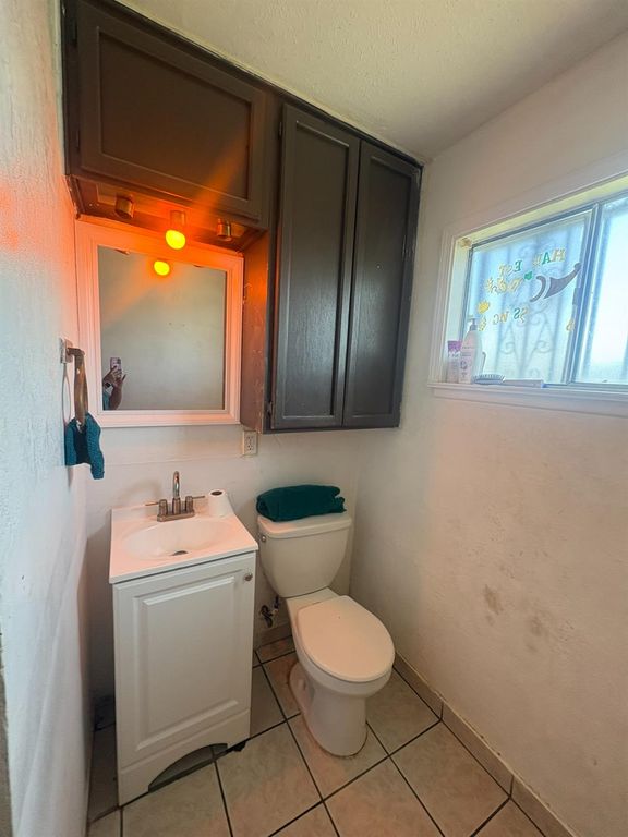 Image 39 of property listing at 3555 E Mckinley Avenue, Fresno, CA 93703
