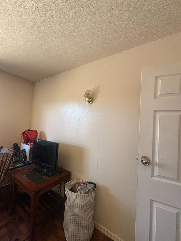Image 47 of property listing at 3555 E Mckinley Avenue, Fresno, CA 93703