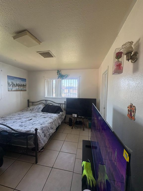 Image 49 of property listing at 3555 E Mckinley Avenue, Fresno, CA 93703