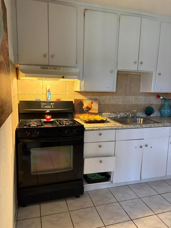 Image 59 of property listing at 3555 E Mckinley Avenue, Fresno, CA 93703