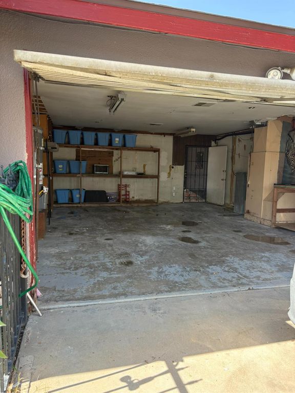 Image 77 of property listing at 3555 E Mckinley Avenue, Fresno, CA 93703
