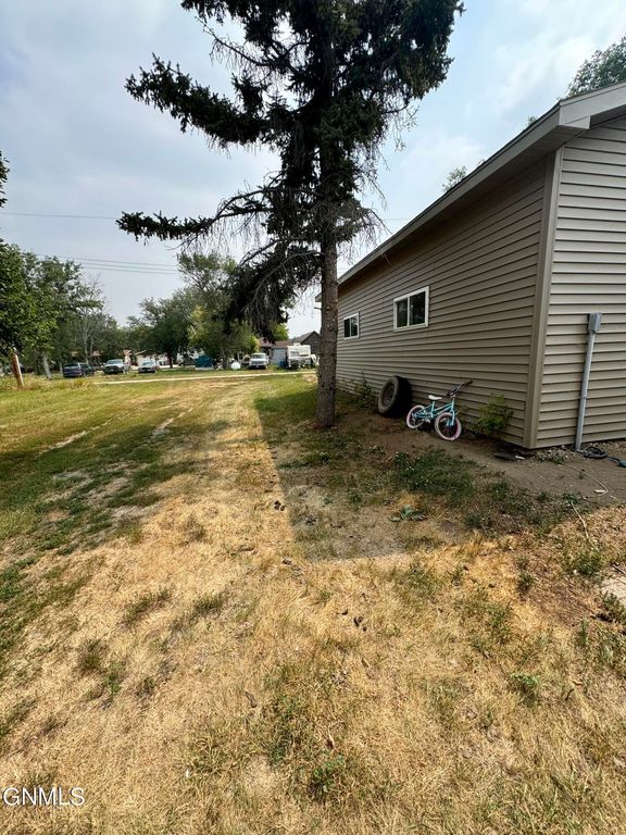 408 N Main Street, Crosby, ND 58730 photo 11