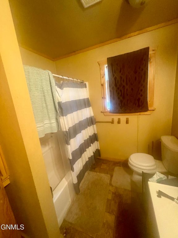 408 N Main Street, Crosby, ND 58730 photo 8