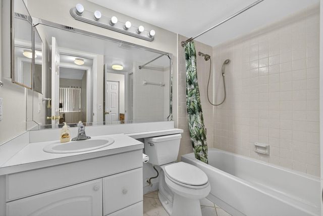 309 Knotty Pine Cir Circle D-1, Greenacres, FL 33463