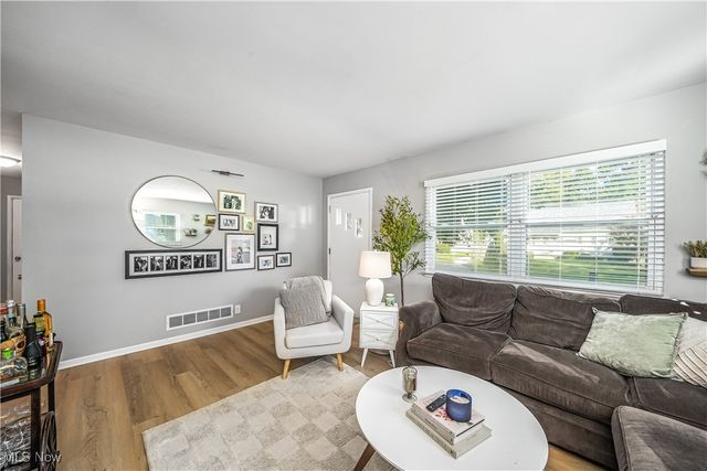 197 Lindsey Road, Munroe Falls, OH 44262