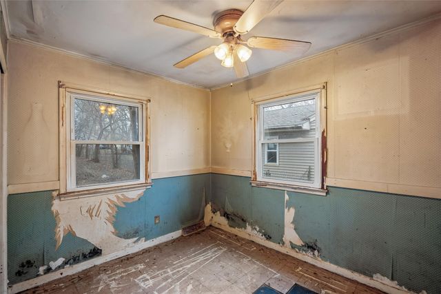 1312 E 27th Court, Des Moines, IA 50317