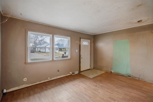 1312 E 27th Court, Des Moines, IA 50317