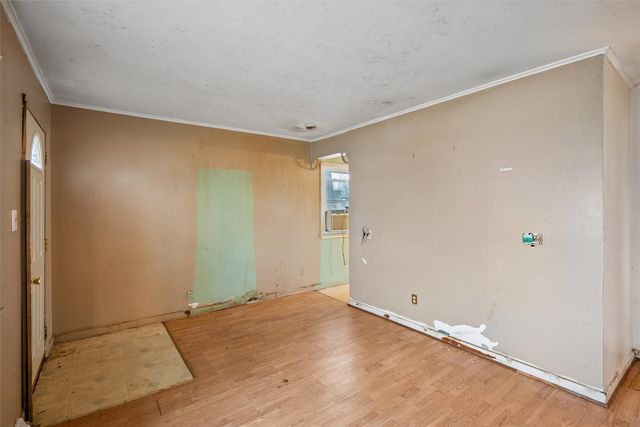 1312 E 27th Court, Des Moines, IA 50317