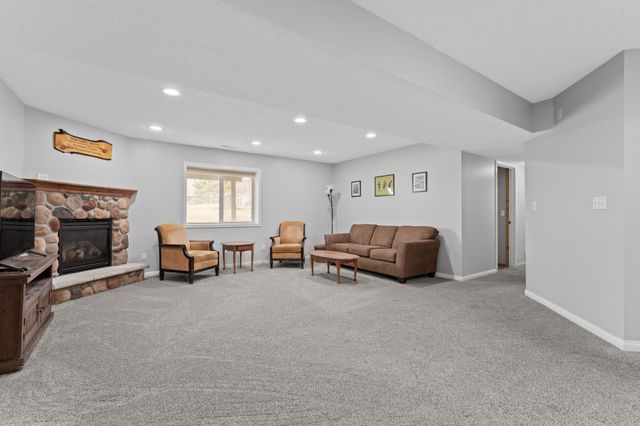 4451 Savannah Drive NW, Rochester, MN 55901