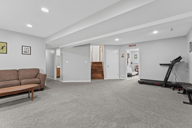 4451 Savannah Drive NW, Rochester, MN 55901