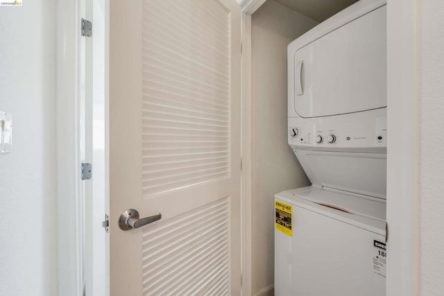 6466 Hollis St 334, Emeryville, CA 94608