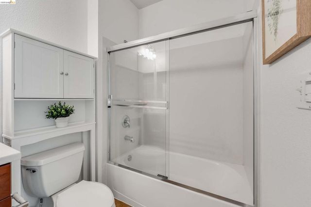 6466 Hollis St 334, Emeryville, CA 94608
