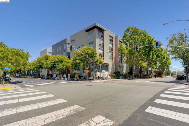 6466 Hollis St 334, Emeryville, CA 94608