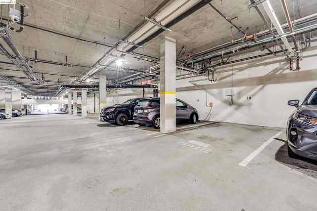 6466 Hollis St 334, Emeryville, CA 94608