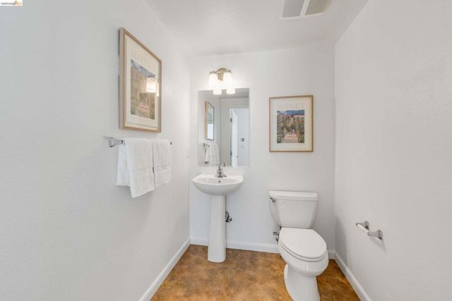 6466 Hollis St 334, Emeryville, CA 94608