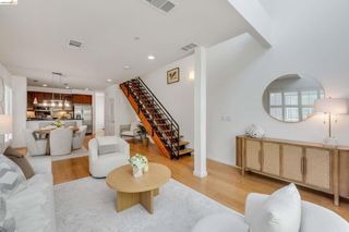 6466 Hollis St 334, Emeryville, CA 94608