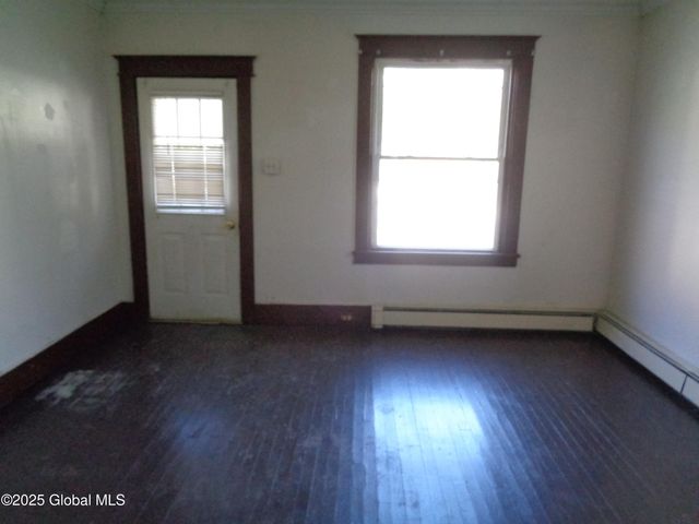 31 Ft Johnson Avenue, Fort Johnson, NY 12070