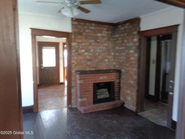 31 Ft Johnson Avenue, Fort Johnson, NY 12070