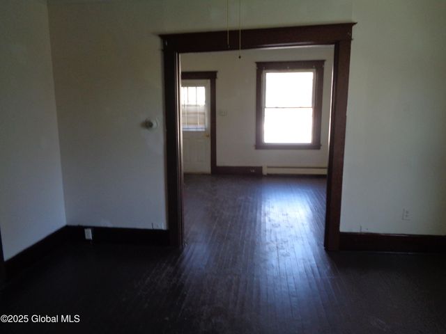 31 Ft Johnson Avenue, Fort Johnson, NY 12070