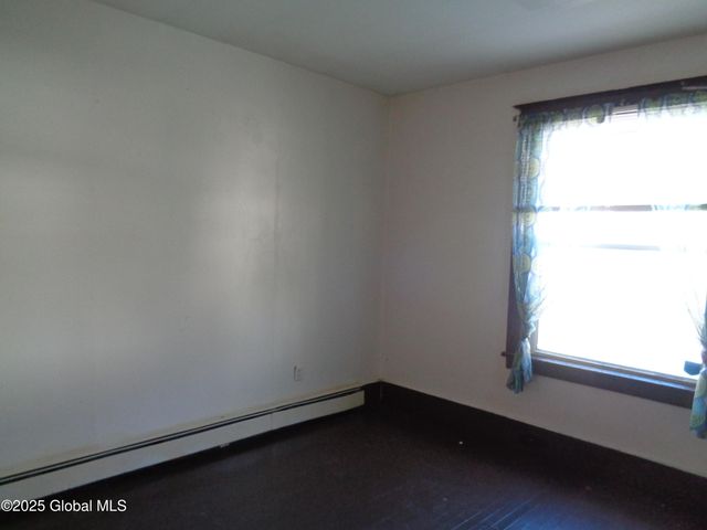 31 Ft Johnson Avenue, Fort Johnson, NY 12070