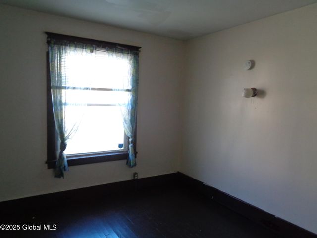 31 Ft Johnson Avenue, Fort Johnson, NY 12070